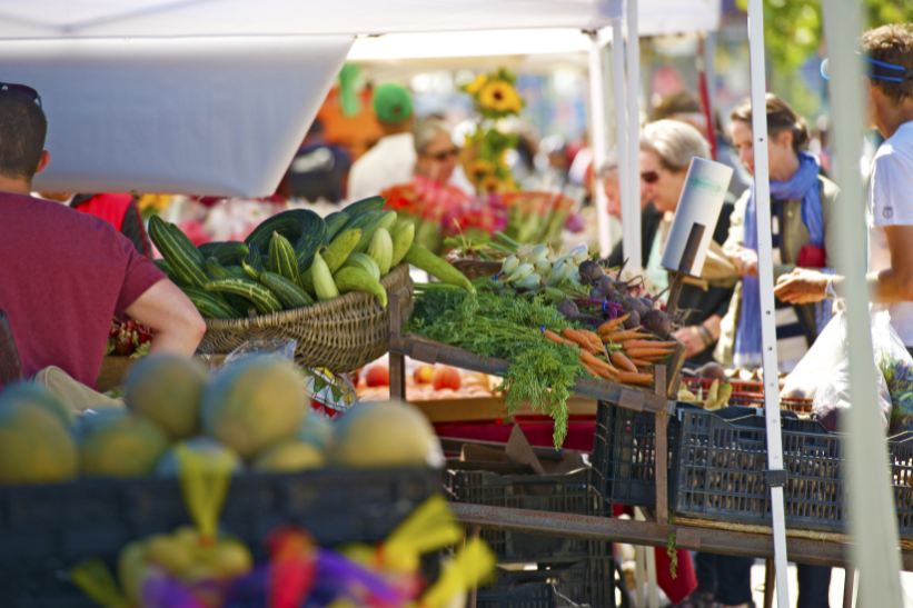 farmers market in downtown sacramento