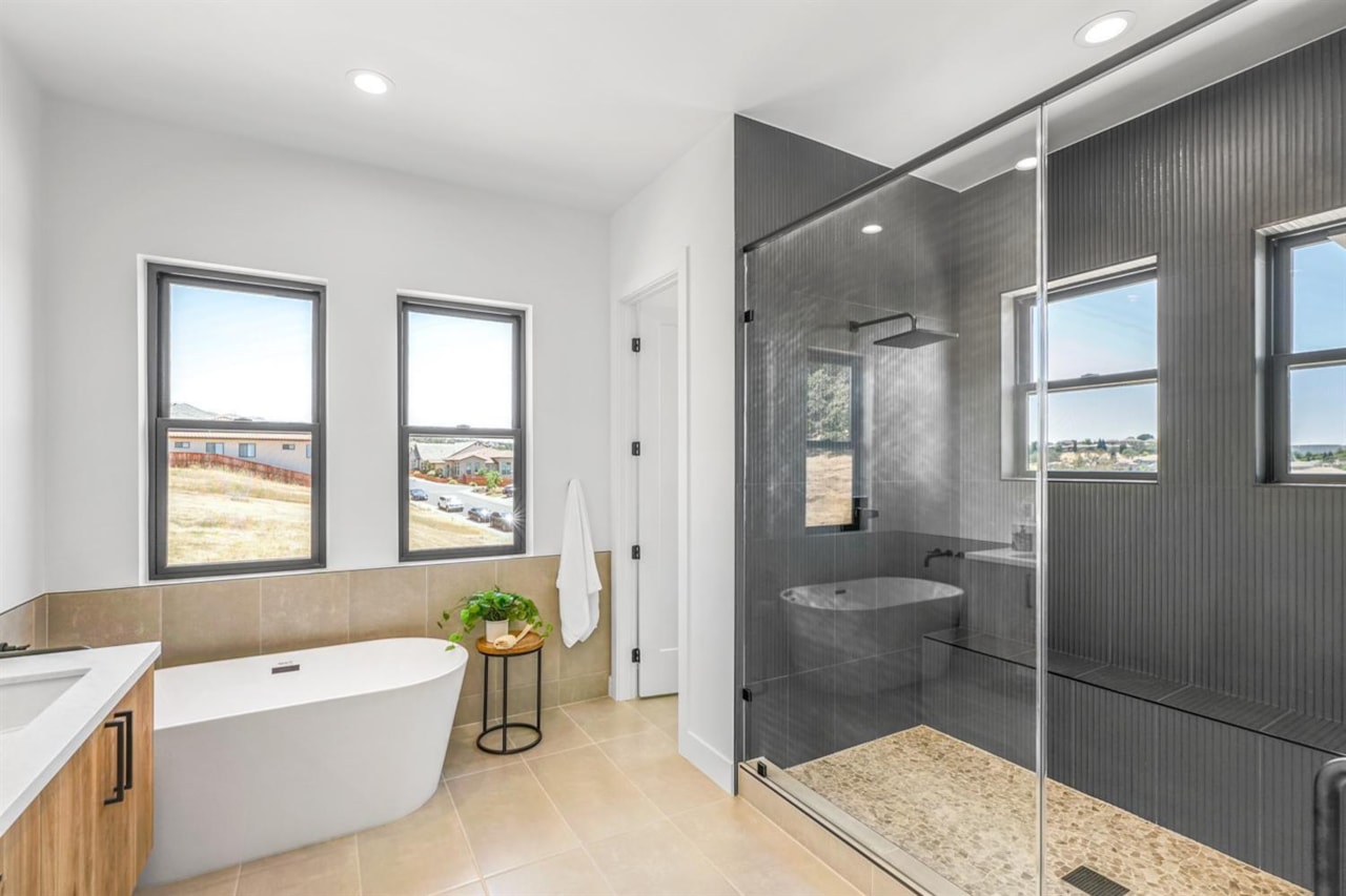 Best Ways To Create a Relaxing Retreat in Your Own Bathroom