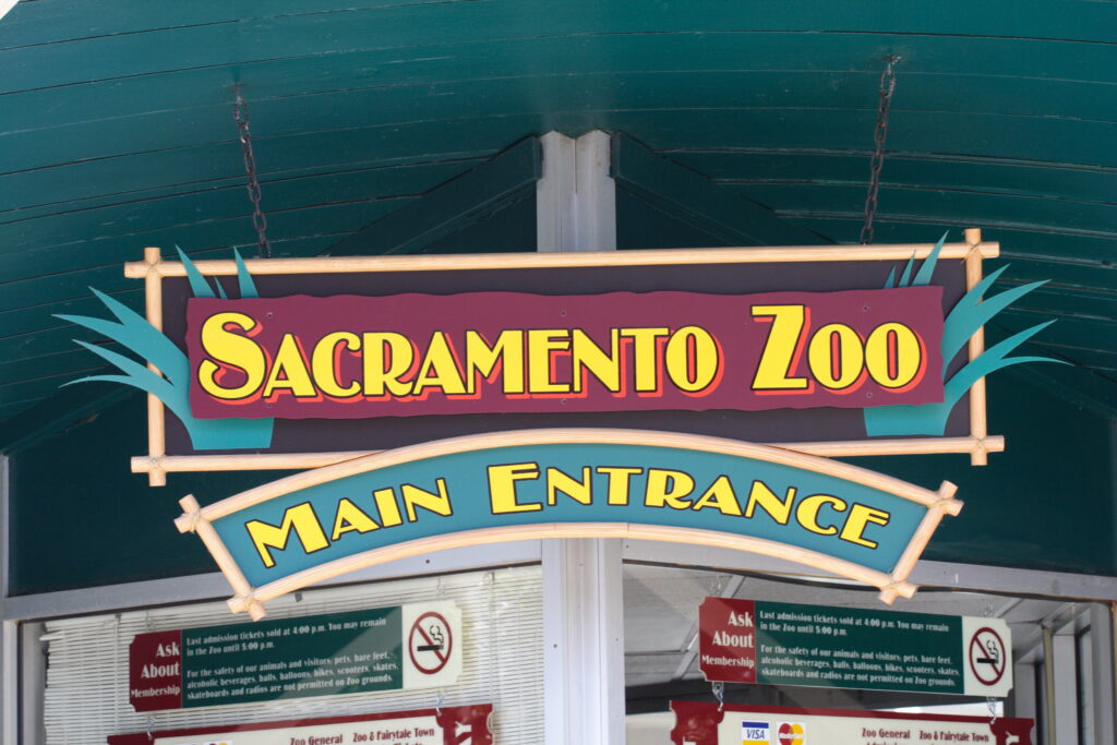 sacramento zoo entrance